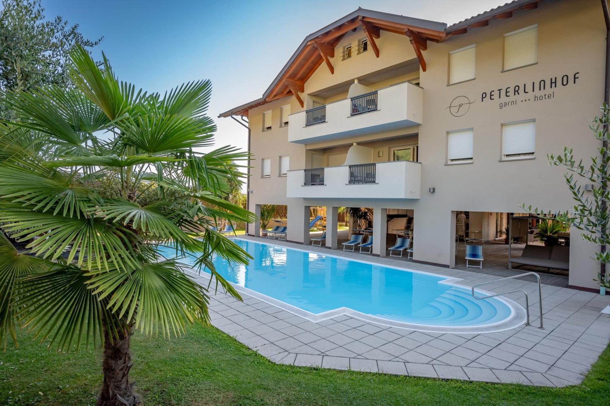 Garni Hotel Peterlinhof Kaltern Exterior foto