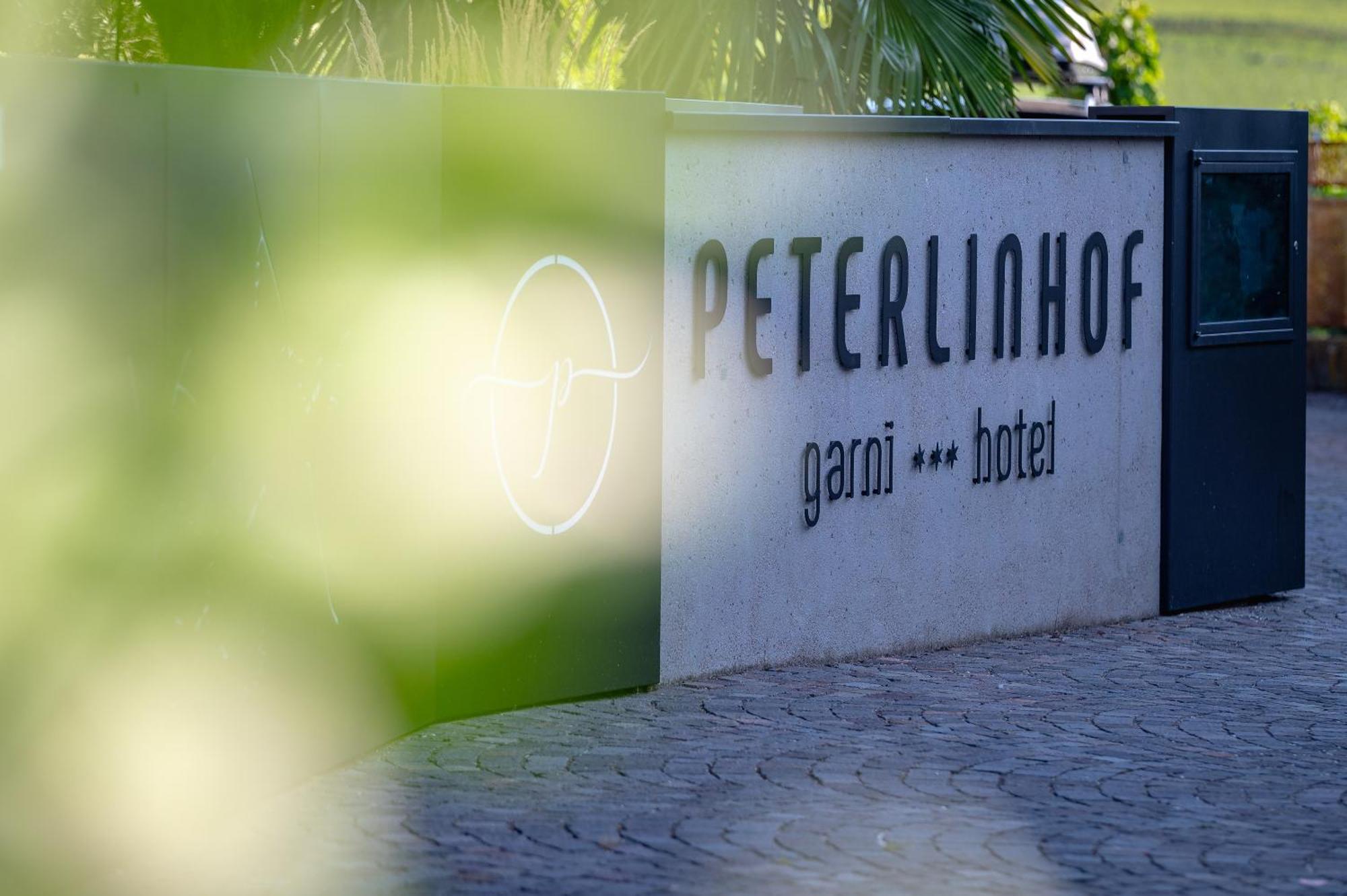 Garni Hotel Peterlinhof Kaltern Exterior foto